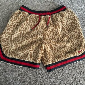Nike fur basketball shorts, brand new without tags, size 2xl